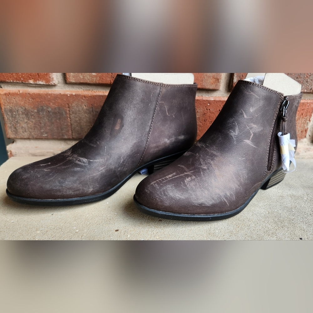 Clarks distressed womens Addiy Terri Boots